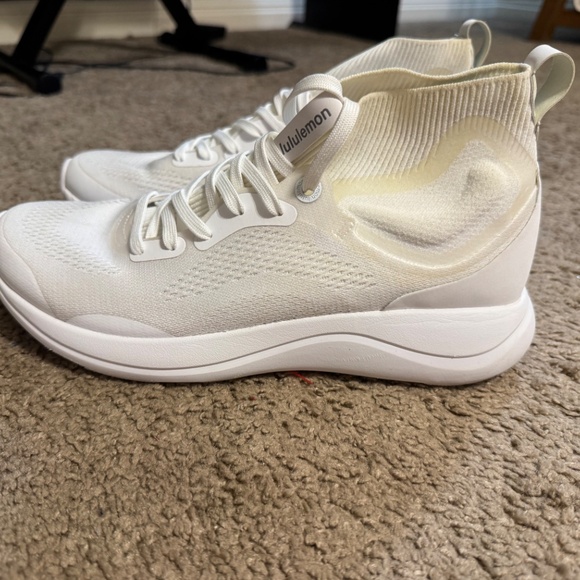 Women's Chargefeel 2 Mid Workout Shoe - Picture 12 of 13